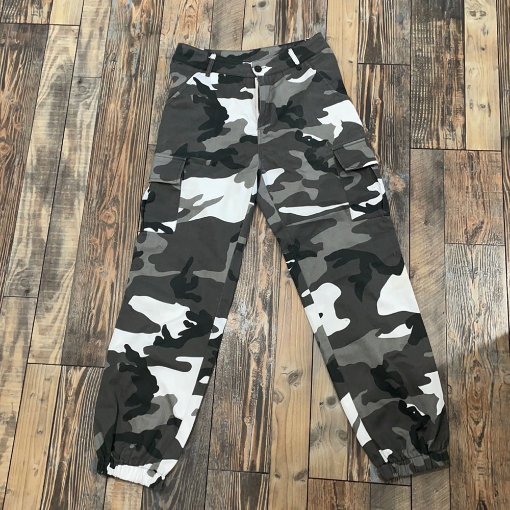 Women’s camp cargo pants